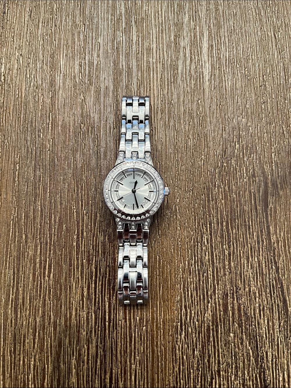 Guess Women’s Watch Silver Bracelet Rhinestone Pave Round Face EUC New Battery